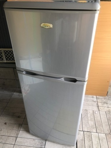 2010年製 ノンフロン冷蔵庫 AR-130