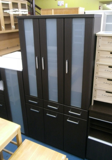 札幌 高さ180cm 大型食器棚 ダークブラウン ガラスドア 大きめ キッチン 収納