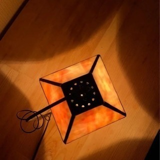 ステンドグラス ランプ アンティーク照明の画像