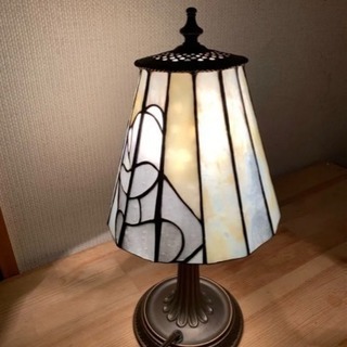 ステンドグラス ランプ アンティーク 照明の画像