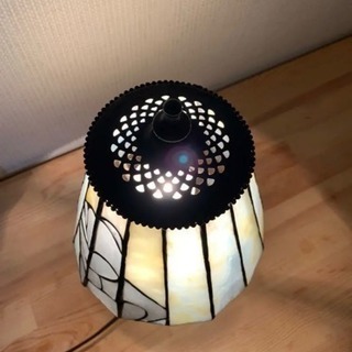 ステンドグラス ランプ アンティーク 照明の画像