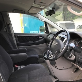 トヨタ アルファード 4WDの画像