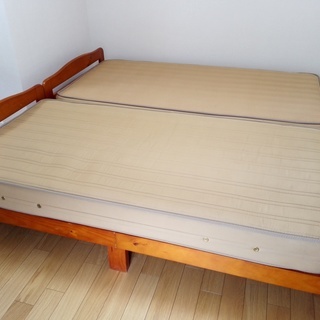 【無料】シングルベッド×２ IKEAチェア×２ スチールラック×...