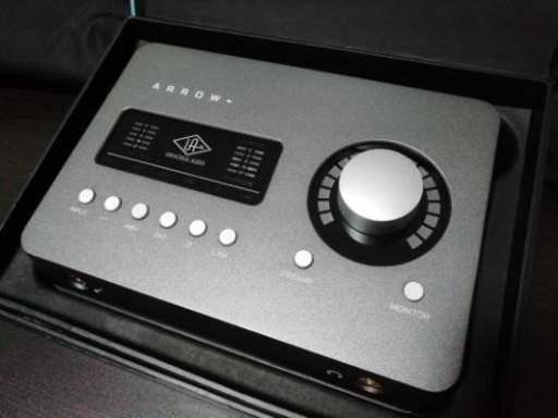 universal audio arrow + thunderbolt3ケーブル
