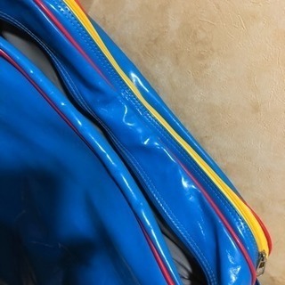 アディダス エナメルバッグの画像