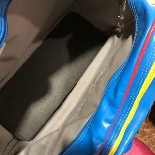 アディダス エナメルバッグの画像