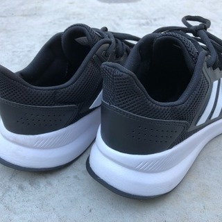 アディダス 新品同様 28.0cmの画像