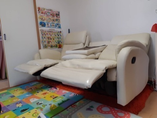 本革リクライニングソファー 状態は綺麗です。本日、明日福岡近郊限定 送料無料