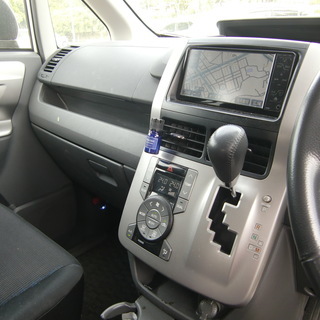 ボクシーvoxy平成20年式　2.0ZS　両面パワースライド　事故現状車　8人乗り　格安の画像