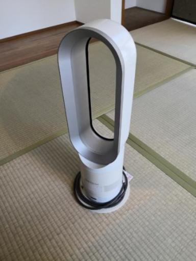 只今、取引中です。質問等の返答はできません。ダイソン冷風扇ジャンクです。