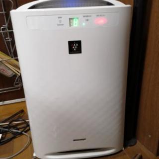 加湿空気清浄機　シャープ　kc-b70　2台あります