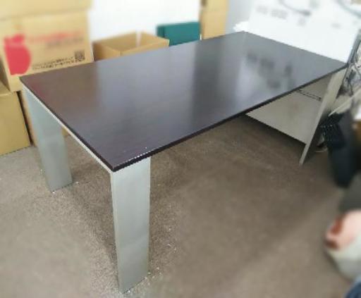 ブラウン木目の大きいテーブル 約80cm×159.5cm×高さ70cm ミーティング、来客などに