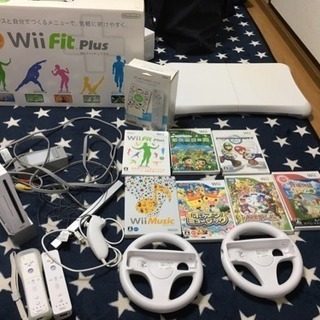Wii 本体 コントローラ2つ Wiiフィット、マリオカート そ...