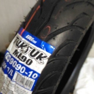 原付タイヤ９０－９０－１０インチタイヤ新品です