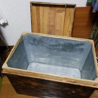 男前ビンテージ調☆茶箱のリメイク収納ボックス（焼杉？）の画像