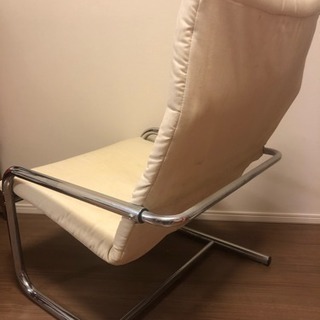 北欧スウェーデンの家具ブランド、イノベーター(Innovator)のシングルチェア、stimの画像
