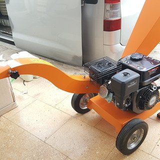 粉砕機 ウッドチッパー エンジン粉砕機 樹木粉砕機 6.5馬力 ...