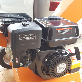 粉砕機 ウッドチッパー エンジン粉砕機 樹木粉砕機 6.5馬力 ガーデンシュレッダー【中古】の画像