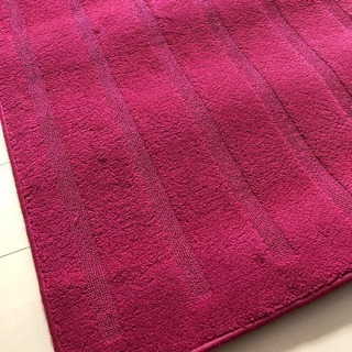 IKEA☆レッドボーダーカーペットの画像