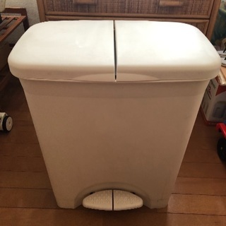 交渉中 ペダル式ゴミ箱 ニトリ