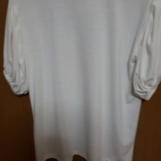 タグつき☆試着のみ☆白ＴパフスリーブMsize☆￥300の画像