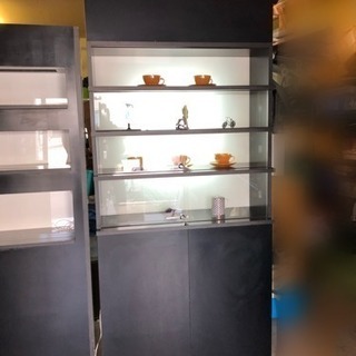 最終処分で差し上げます！【札幌引取限定】照明・ガラス付きディスプレイ棚 黒 ブラック W90×D50×H203.5cm 鍵付き お店の什器 陳列棚 ショーケース 飾棚 の画像