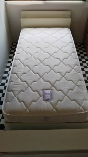 【リサイクルサービス八光　田上店　配達・設置OK】ホワイト　収納引出しキャスター付きシングルベッド