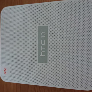 au HTV32 HTC10 カメリアレッド SIMロック解除済の画像