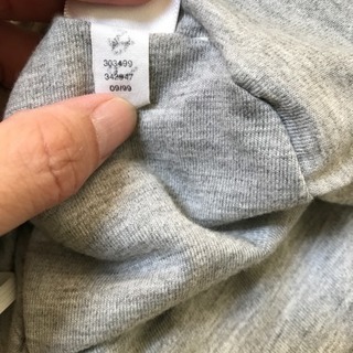 ベビー用 GAPの帽子です。ゴム付き。の画像