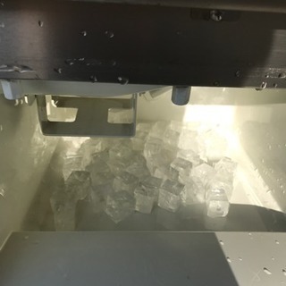 TOSHIBA 自動製氷機   RTI-25E1の画像