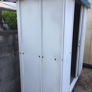中古物置 鍵付 倉庫 収納 H1900×1850×800の画像