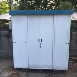 中古物置 鍵付 倉庫 収納 H1900×1850×800の画像
