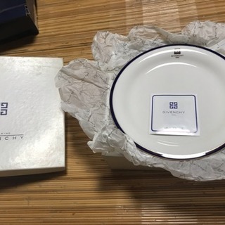 お皿セット 大24.5㎝×1枚 小16㎝ GIVENCHY