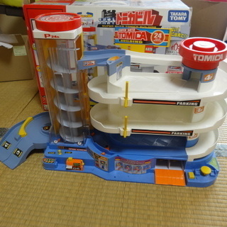 手渡し限定(キングダムとの交換も可能)　トミカ　パーキング、サーキット、やまみちドライブ、ビル、自動車工場、ETCドライブ、にぎやかドライブ　7点セットの画像