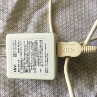 【au携帯、専用純正充電アダプタ03】（国内、海外共用）詳細は写...