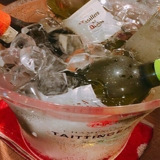 【既婚者限定】【30代40代中心】5月29日（水）13時♡ワインPARTY♡美味しいワイン♡大人の社交場♡初参加・1人参加大歓迎♡友活♡愛知★名古屋♡便利な金山駅徒歩1分【アットホーム♡少人数制】【クオカードキャンペーン♡女性限定】 - イベント