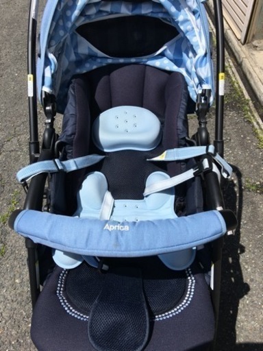 美品！アップリカ ベビーカー フライル
