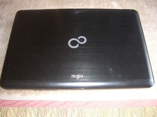 Core i3 ノートパソコン　LIFEBOOK AH530/1B  すぐに使用できます