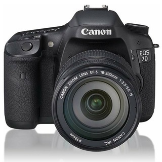 Canon・デジタル一眼「EOS 7D レンズキット 18-20...