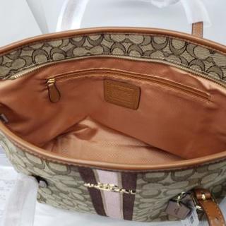 【新品】ﾋﾞｼﾞﾈｽ・ﾌﾟﾗｲﾍﾞｰﾄでも♪COACHコーチトートバッグの画像