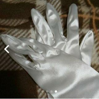 ウェディンググローブ サテンの画像