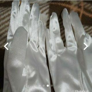 ウェディンググローブ サテンの画像