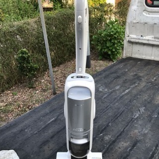 シャープ ほうき型電気掃除機 EC-ST11-S 2010年製