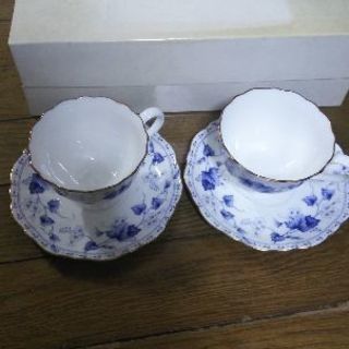 ナルミボーンチャイナ　カップ&ソーサー