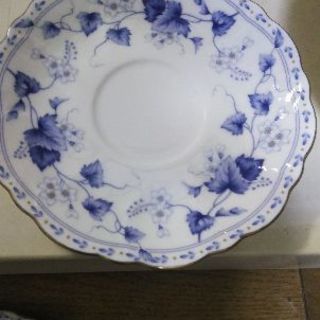 ナルミボーンチャイナ　カップ&ソーサーの画像