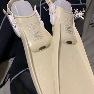 maresウェットスーツ＆GULLフィンセットの画像