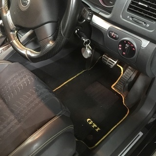 ゴルフ5 GTI    ピレリの画像