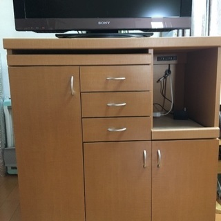 収納棚　コンセント付　キャスター付　キッチンの画像