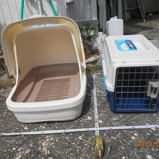 猫用、持ち運びゲージとトイレ