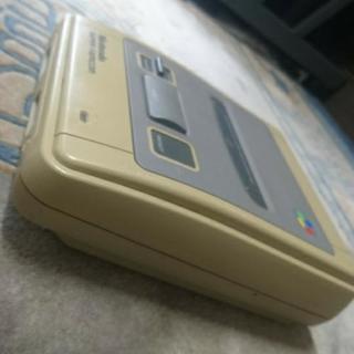 Nintendoスーパーファミコン本体のみの画像